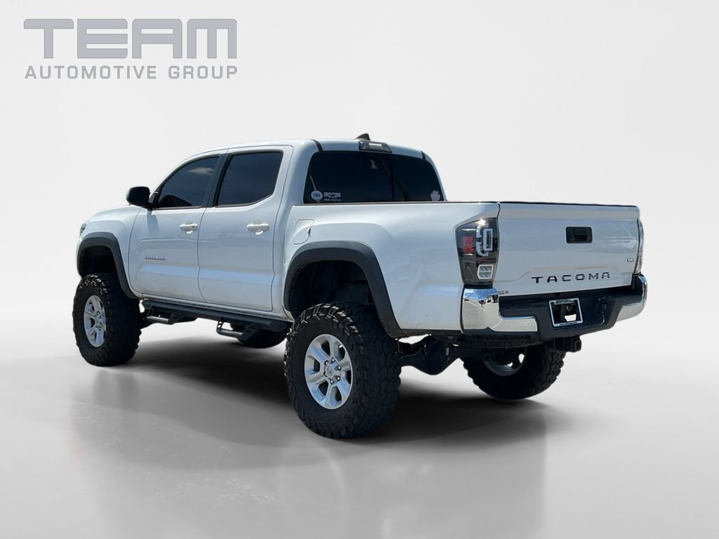 Used 2018 Toyota Tacoma TRD Off-Road AWD/4WD image 5