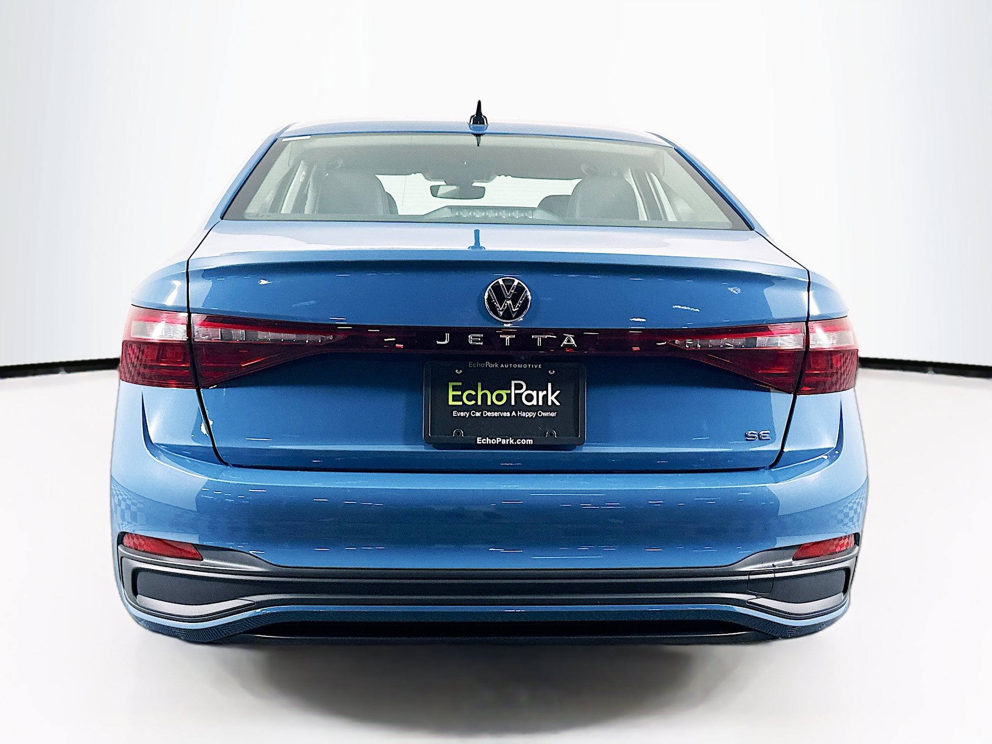 Used 2025 Volkswagen Jetta SE FWD image 7