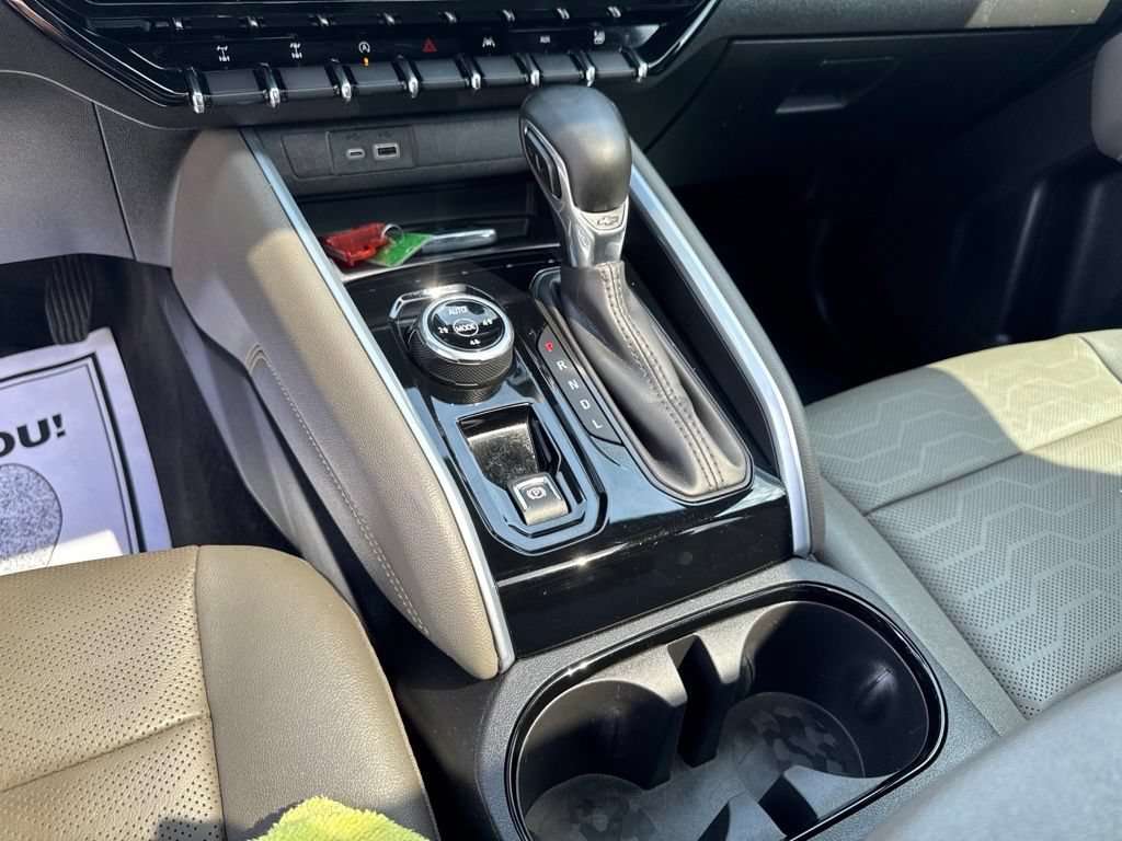 Used 2025 Chevrolet Colorado ZR2 w/ Technology Package AWD/4WD image 29