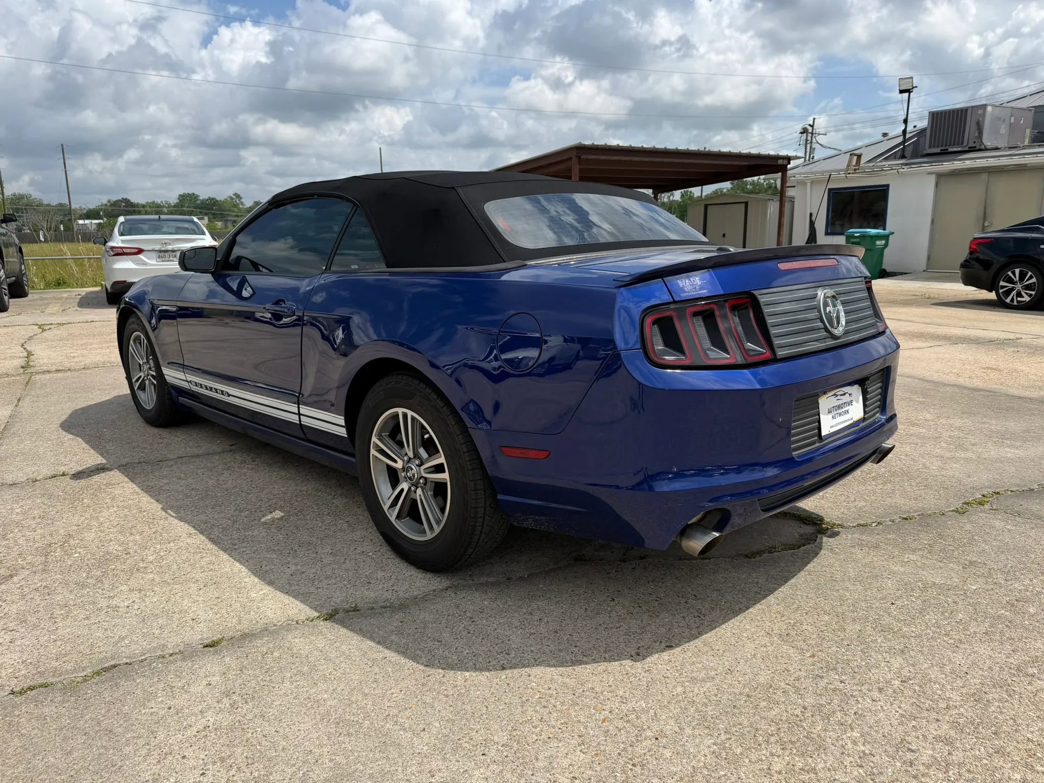 Used 2013 Ford Mustang Premium RWD image 3
