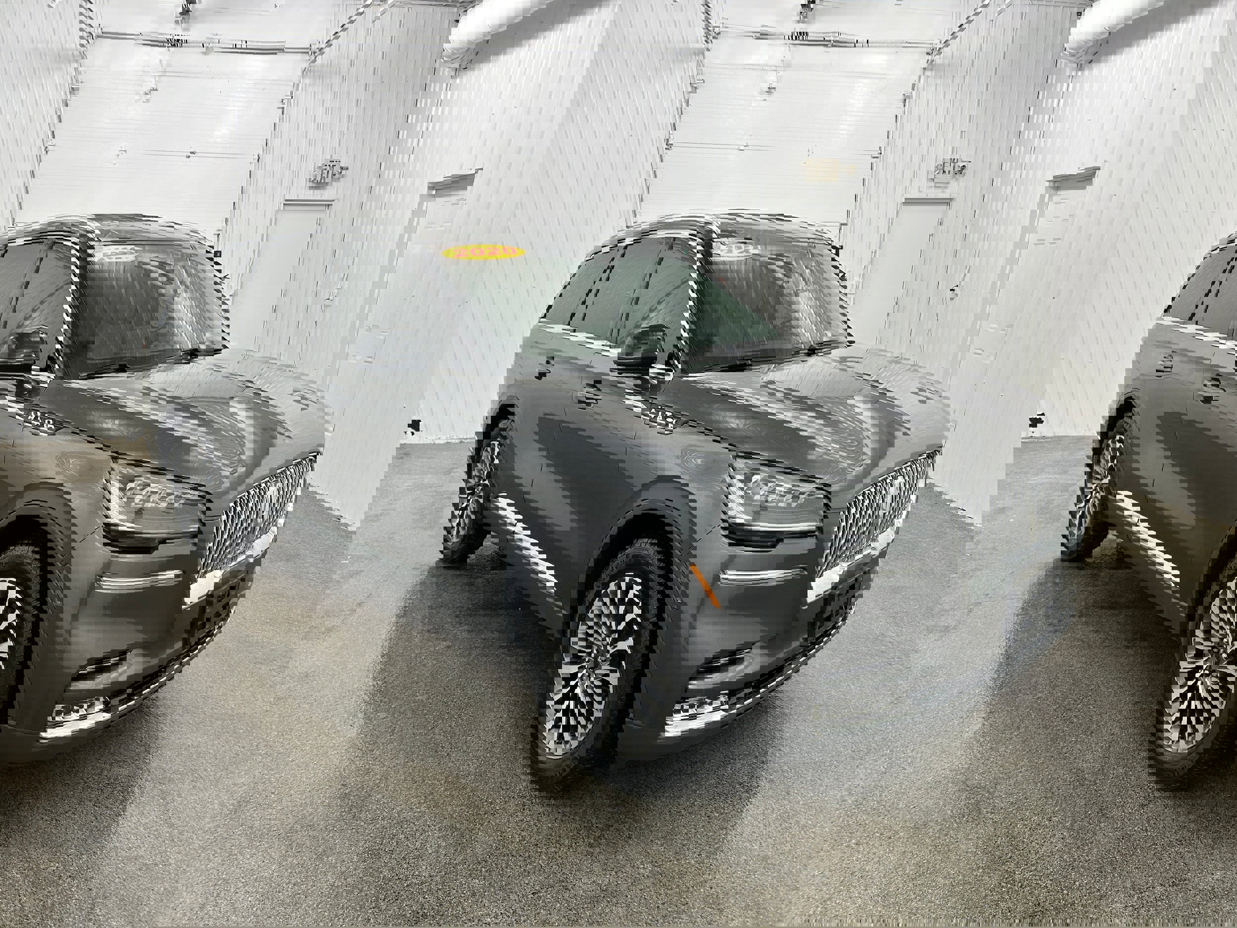 Used 2020 Lincoln Aviator Reserve w/ Class IV Trailer Tow Package image 2