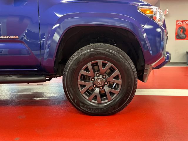 Certified 2023 Toyota Tacoma SR5 AWD/4WD image 28