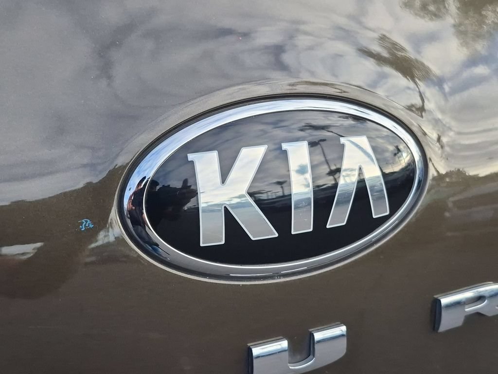 Used 2020 Kia Telluride SX w/ Towing Package FWD image 32