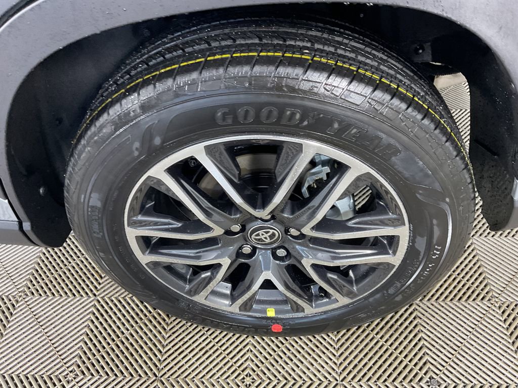 New 2026 Toyota Corolla Cross XLE image 5