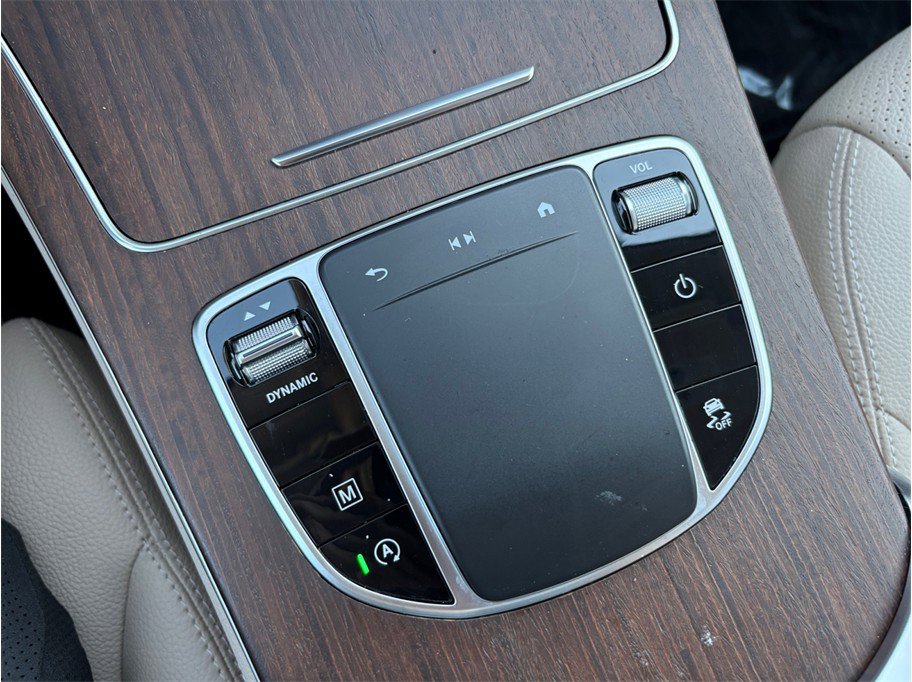 Used 2020 Mercedes-Benz GLC 300 4MATIC w/ Multimedia Package image 34