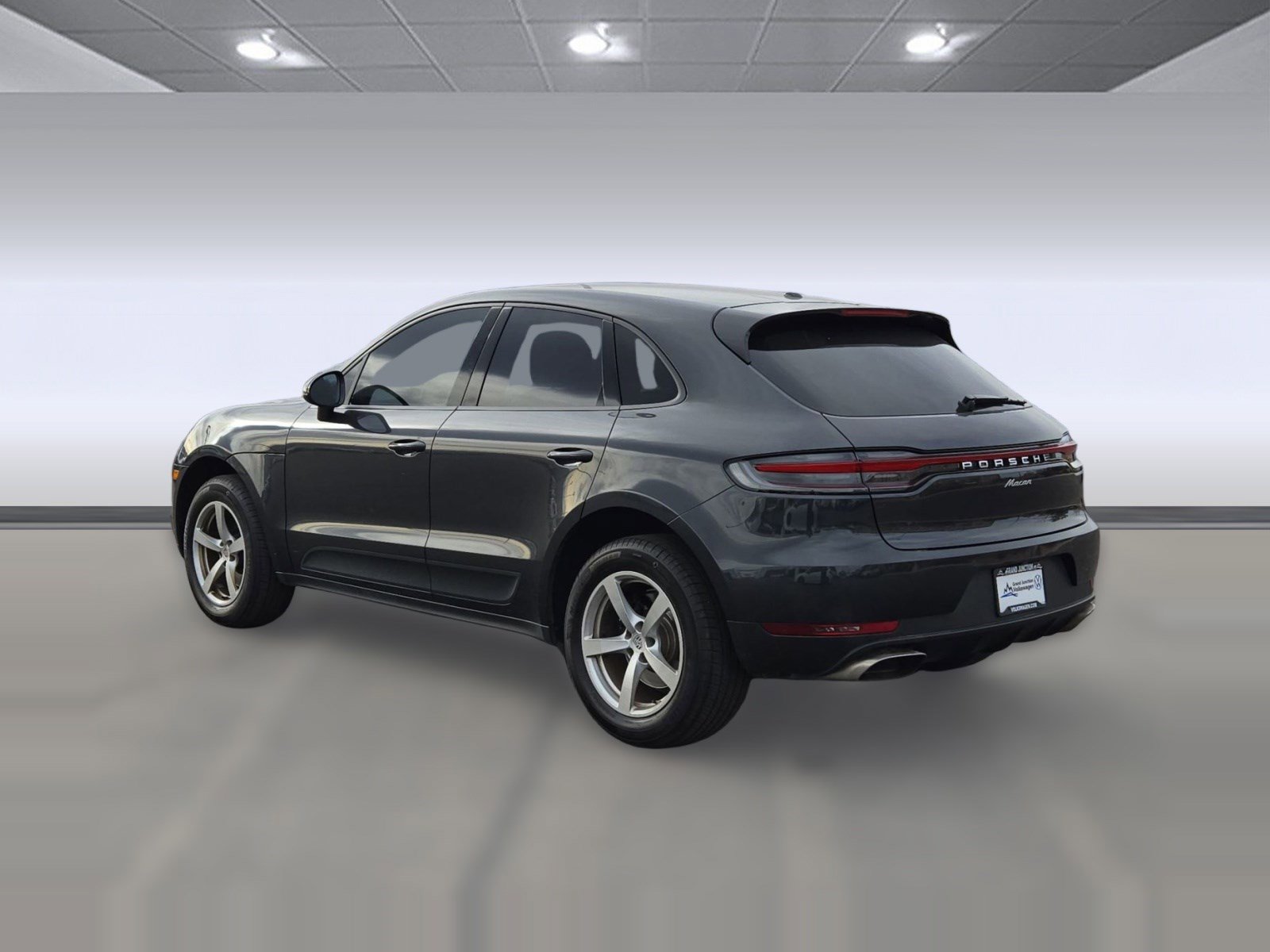 Used 2020 Porsche Macan image 3
