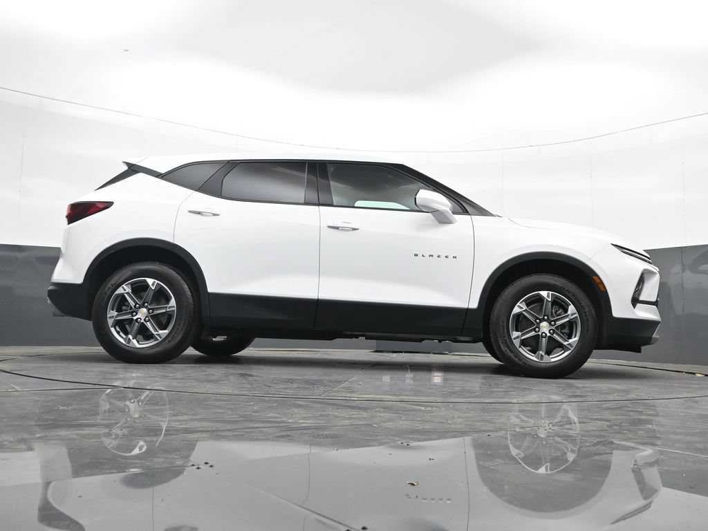 Used 2023 Chevrolet Blazer LT AWD/4WD image 34
