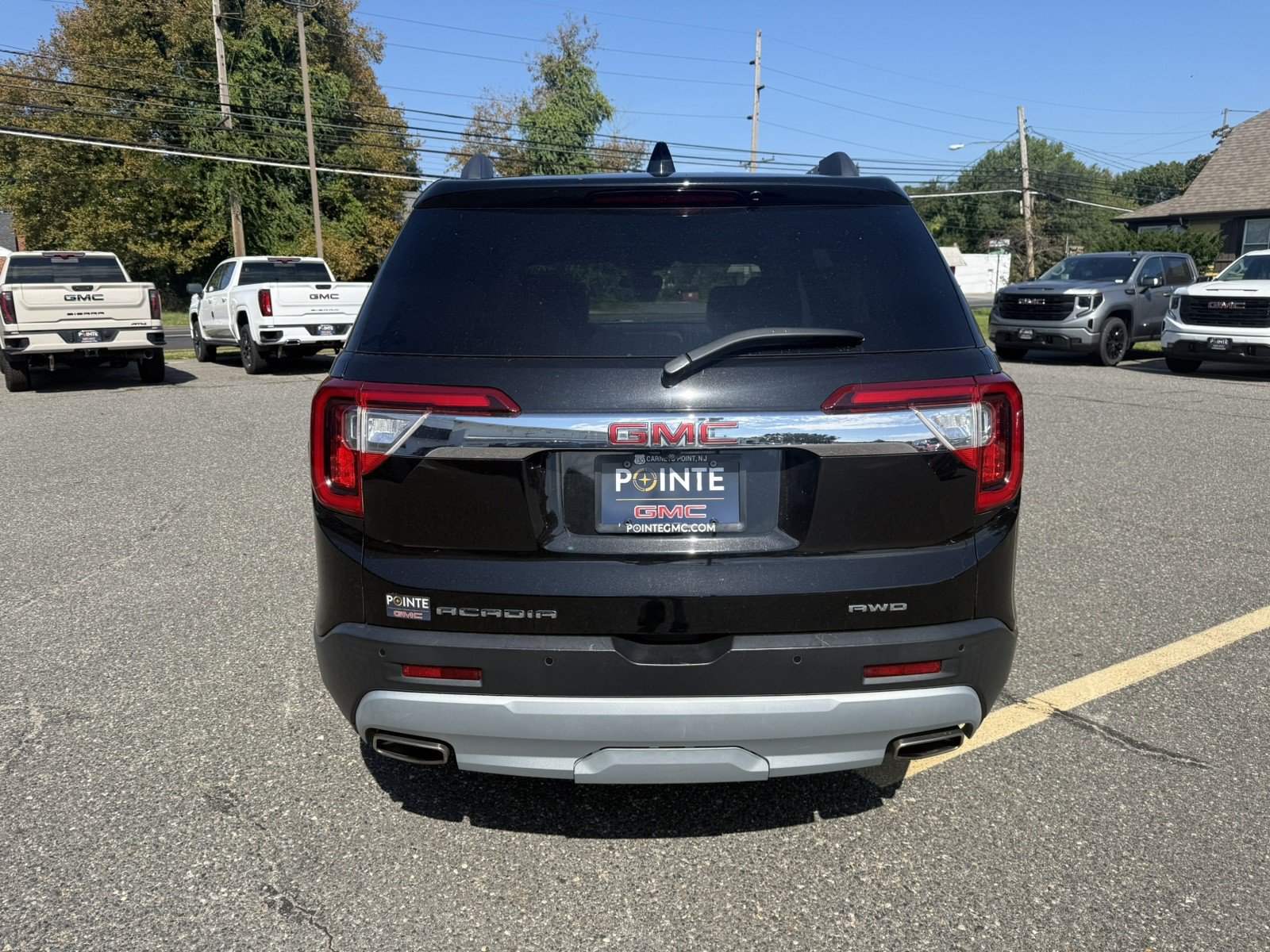 Used 2023 GMC Acadia SLT AWD/4WD image 4