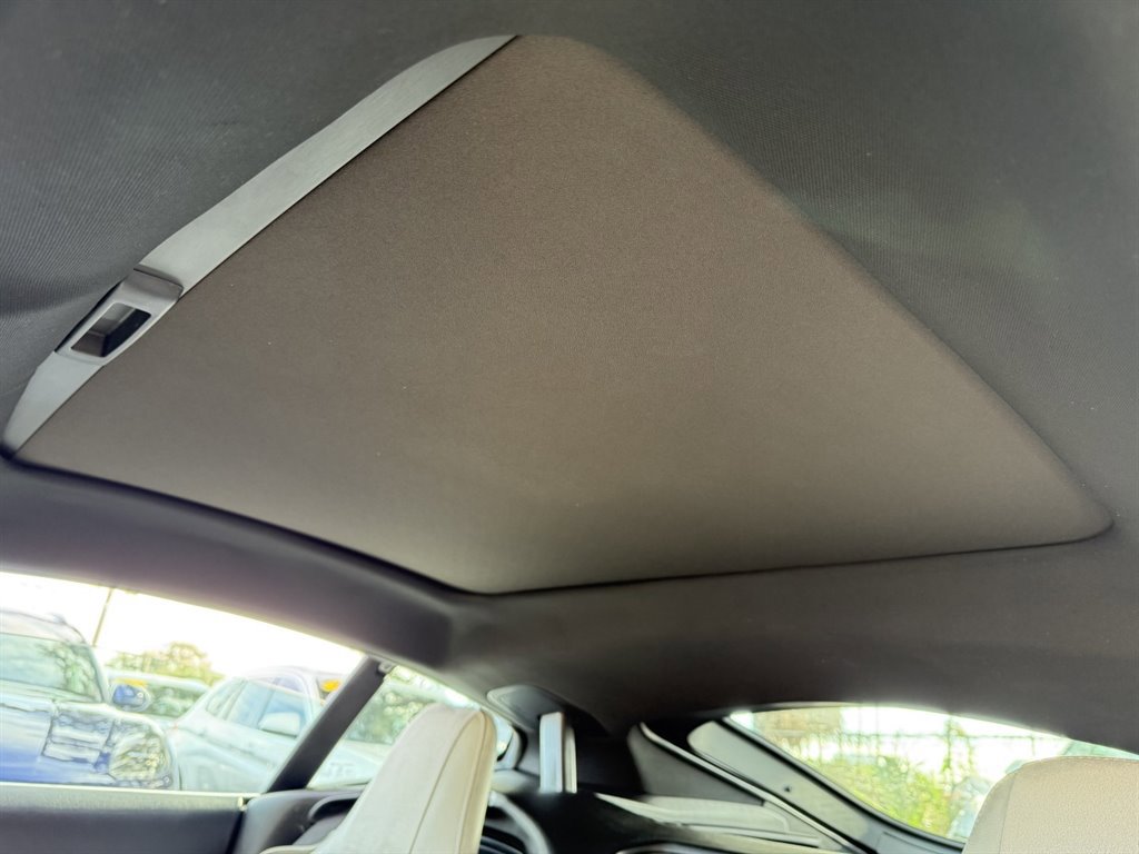 Used 2018 Jaguar F-TYPE Coupe image 16