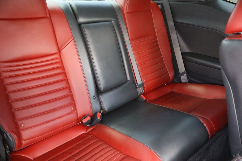 Used 2014 Dodge Challenger R/T RWD image 24