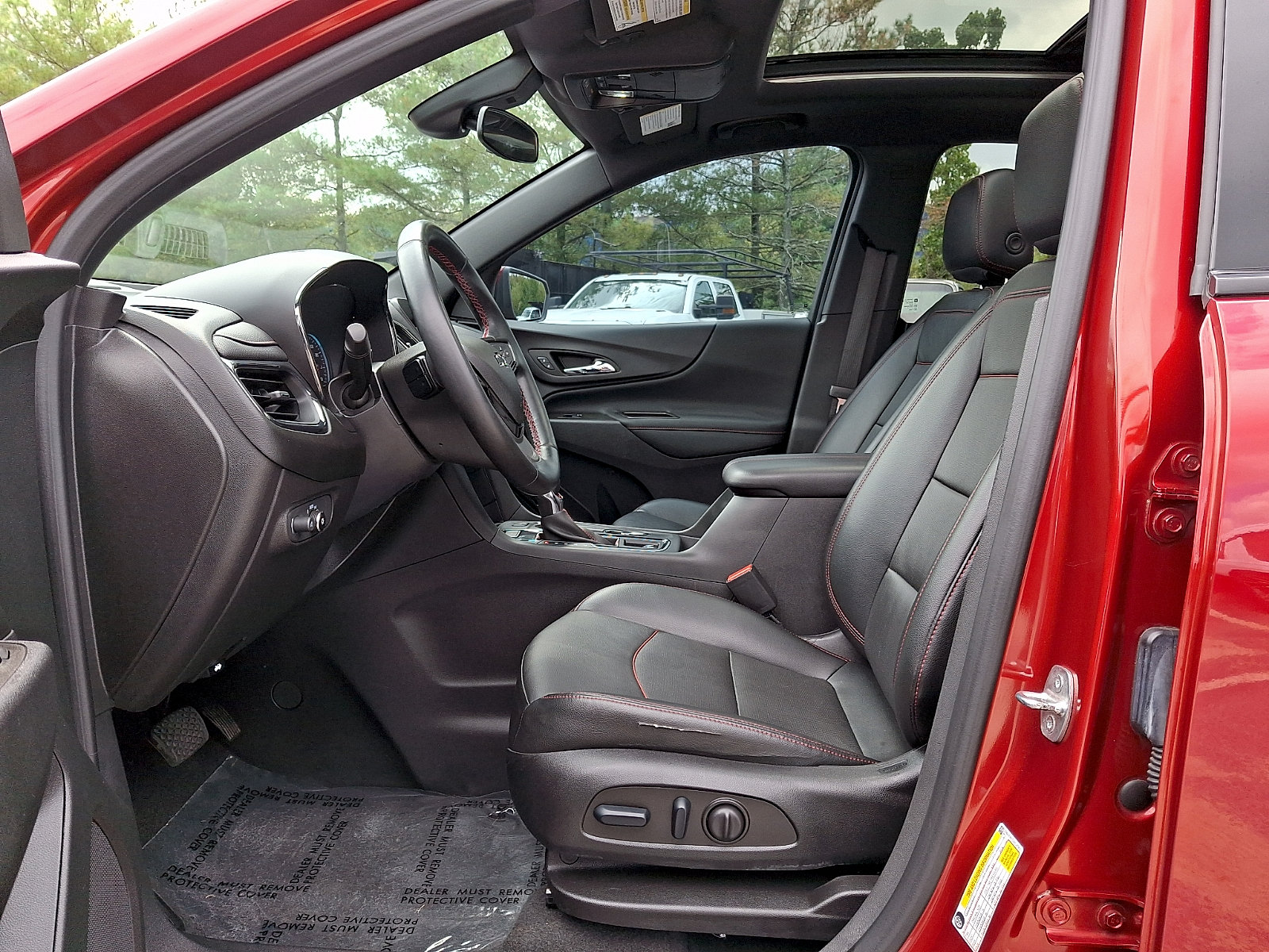 Certified 2023 Chevrolet Equinox RS w/ RS Leather Package AWD/4WD image 13
