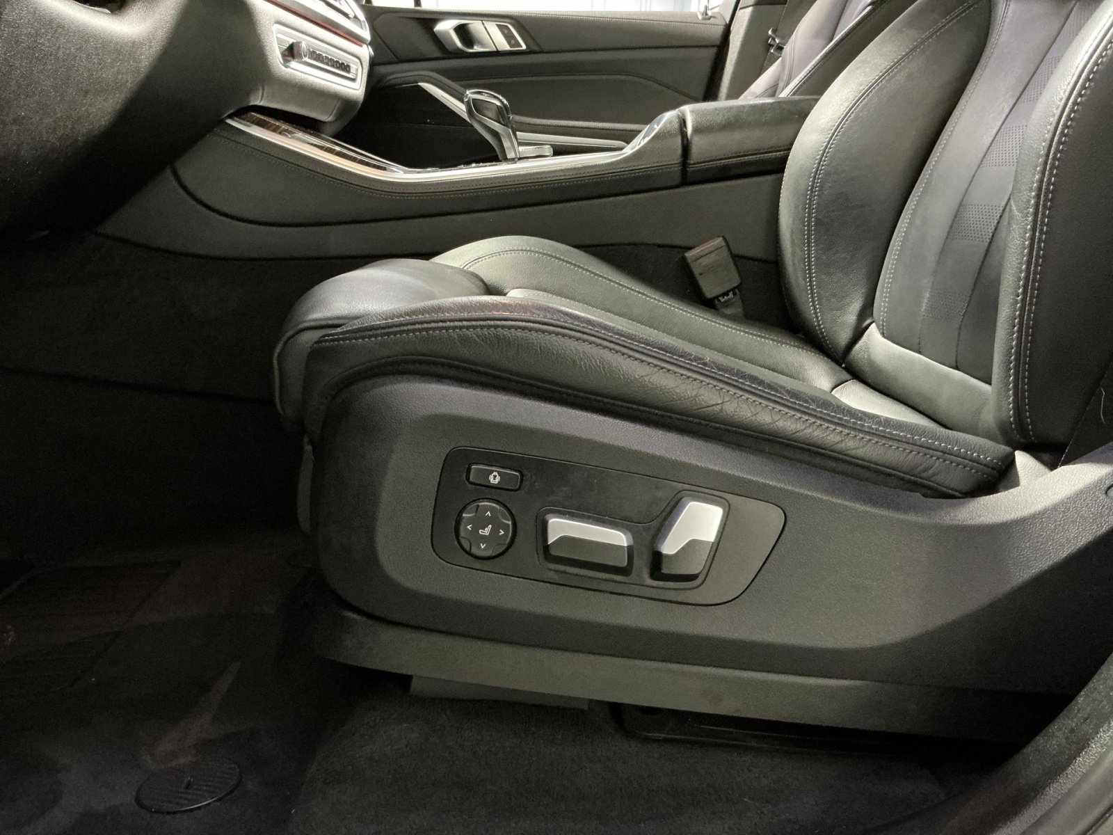 Used 2021 BMW X5 xDrive40i w/ Convenience Package image 22