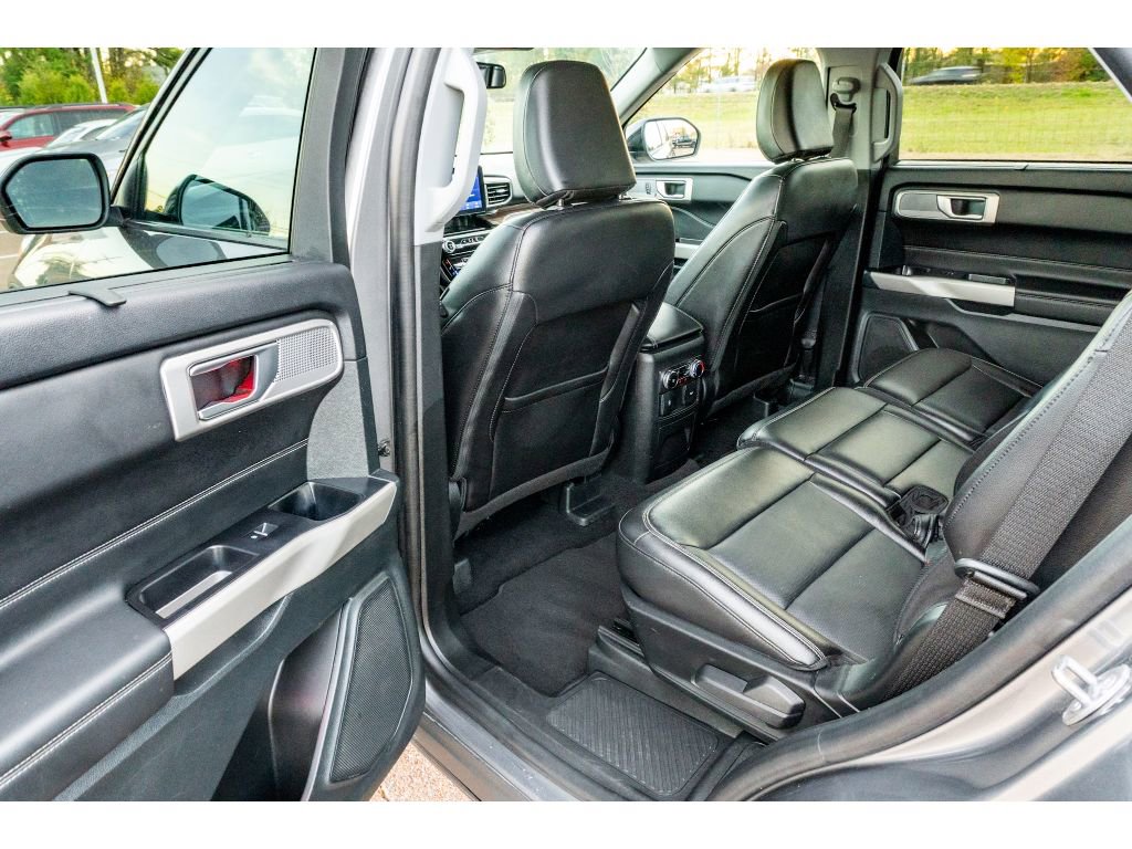 Used 2024 Ford Explorer Limited image 12