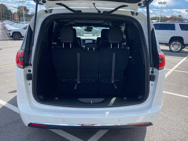 New 2026 Chrysler Pacifica Limited AWD/4WD image 7