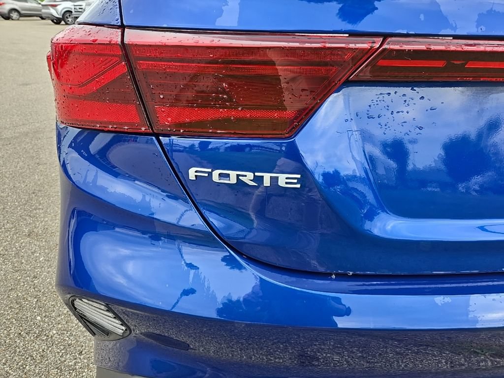 Certified 2023 Kia Forte LXS FWD image 5