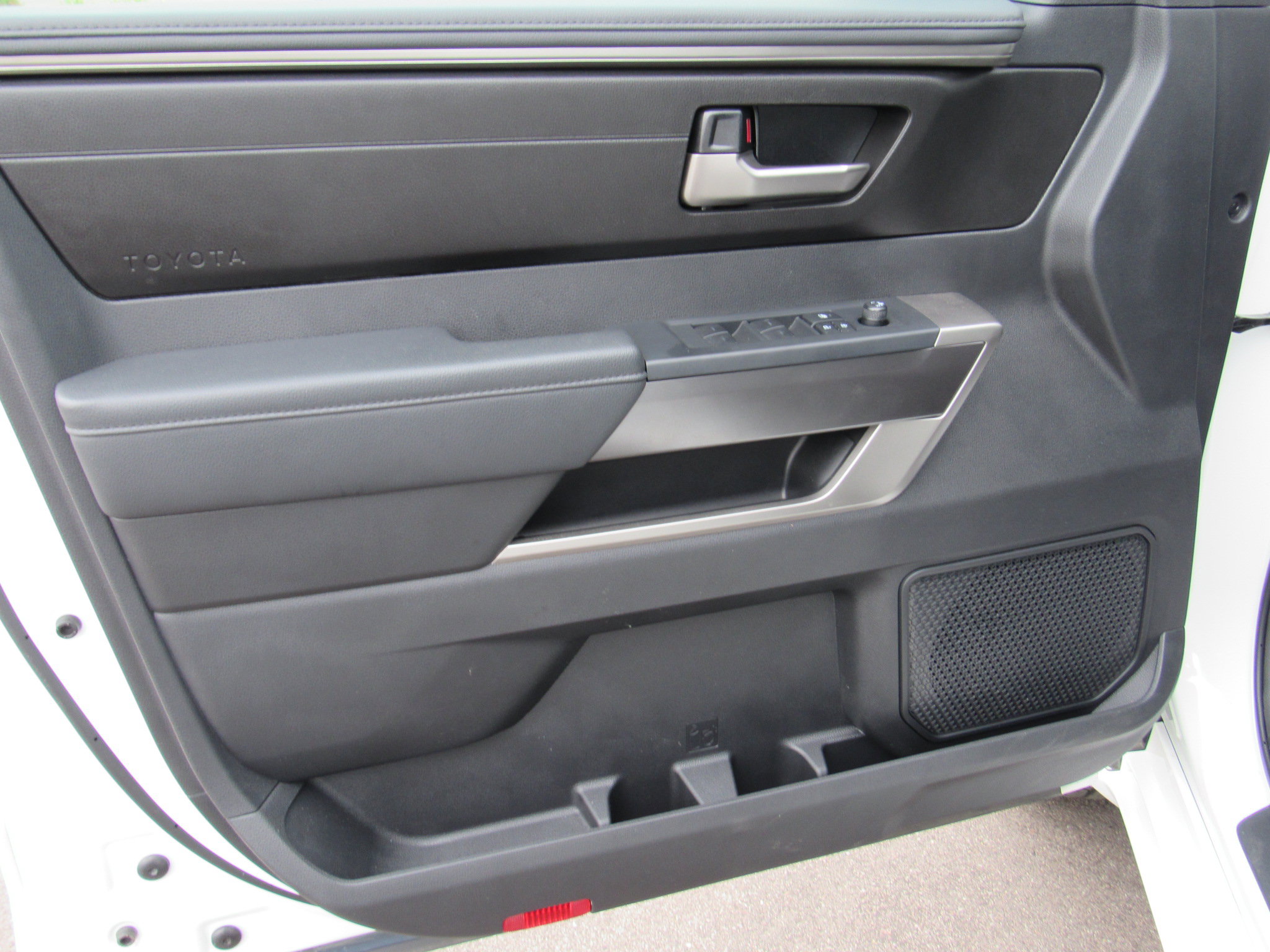 Used 2025 Toyota Tundra SR5 AWD/4WD image 11