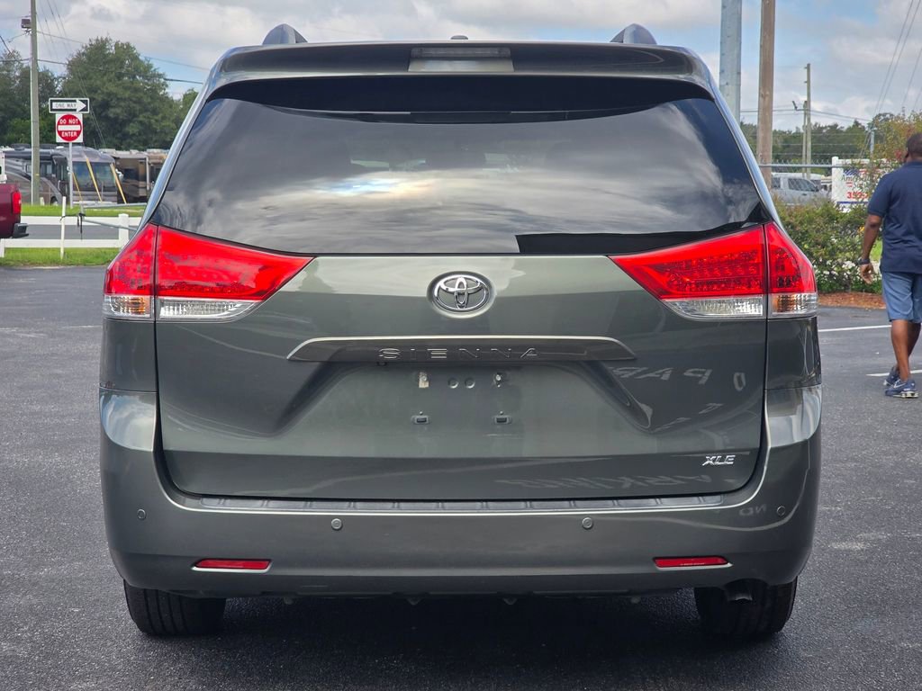 Used 2014 Toyota Sienna Limited image 6