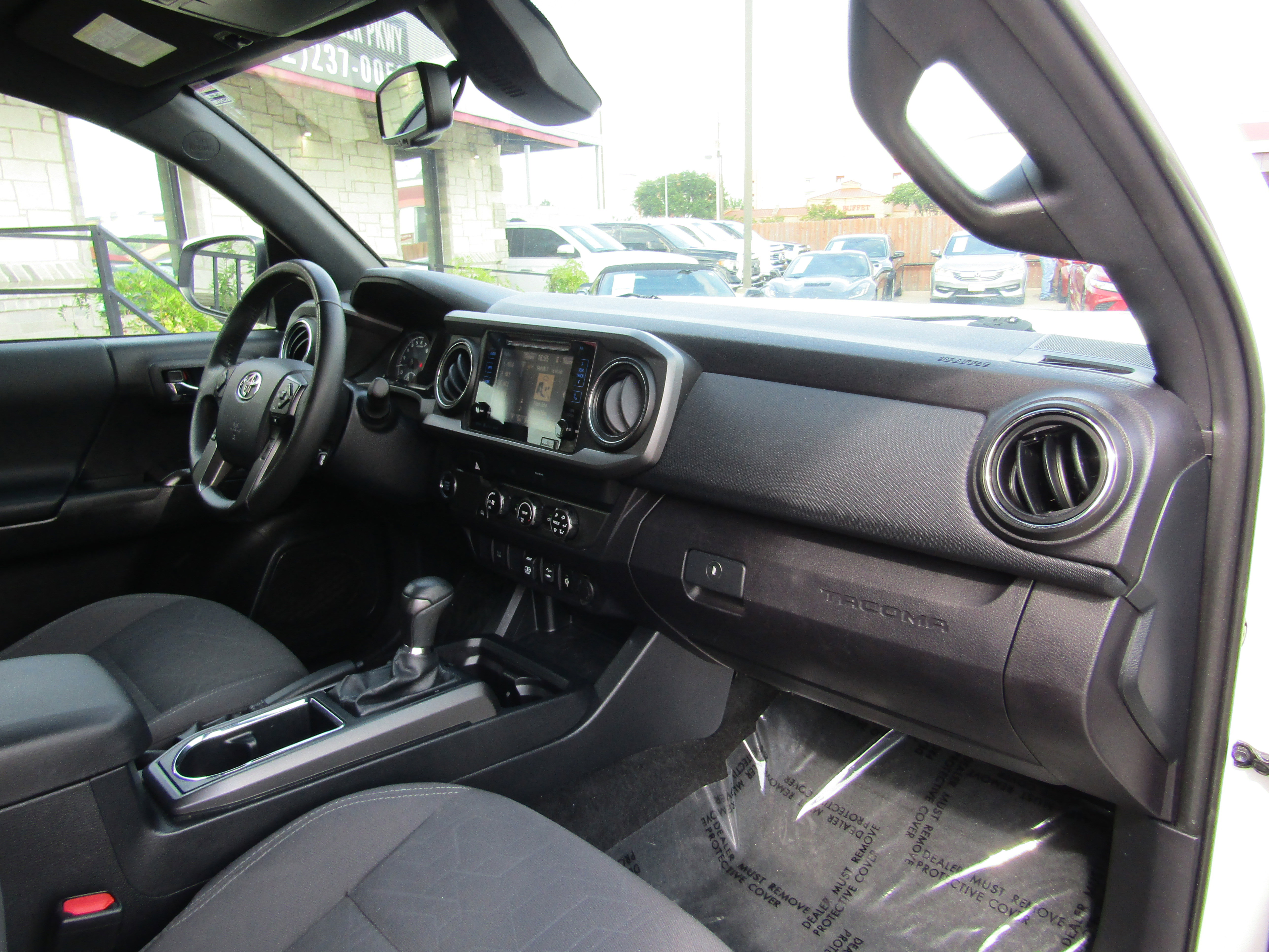 Used 2019 Toyota Tacoma TRD Off-Road image 10