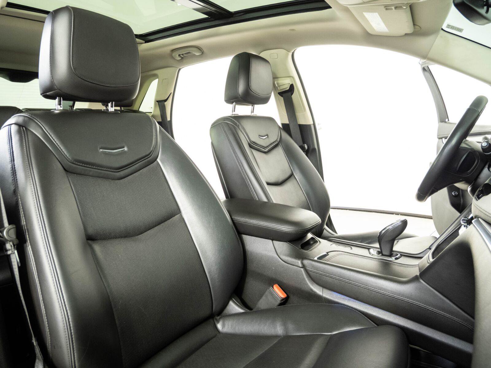 Used 2019 Cadillac XT5 Premium Luxury AWD/4WD image 23