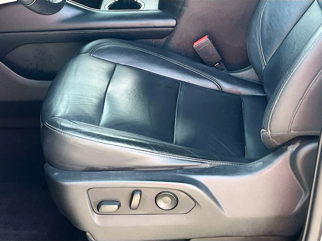 Used 2021 Chevrolet Suburban LT image 19