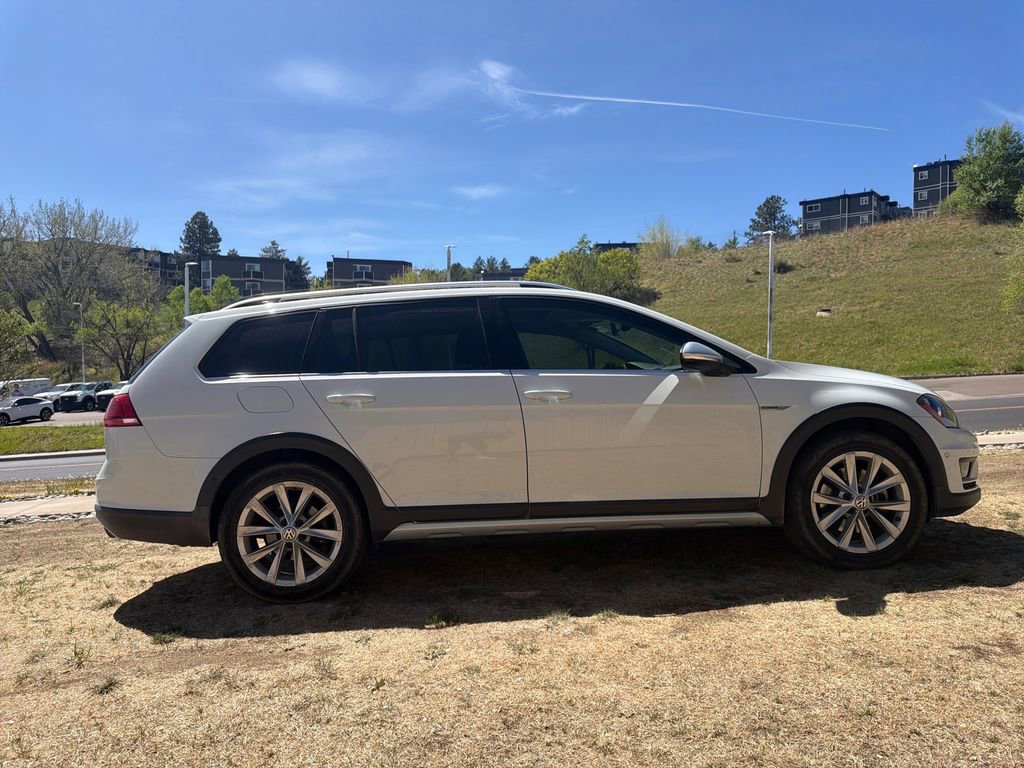 Used 2017 Volkswagen Golf Alltrack SE image 8