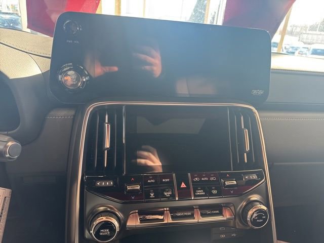 New 2025 Lexus LX 600 4WD w/ Luxury Package image 15