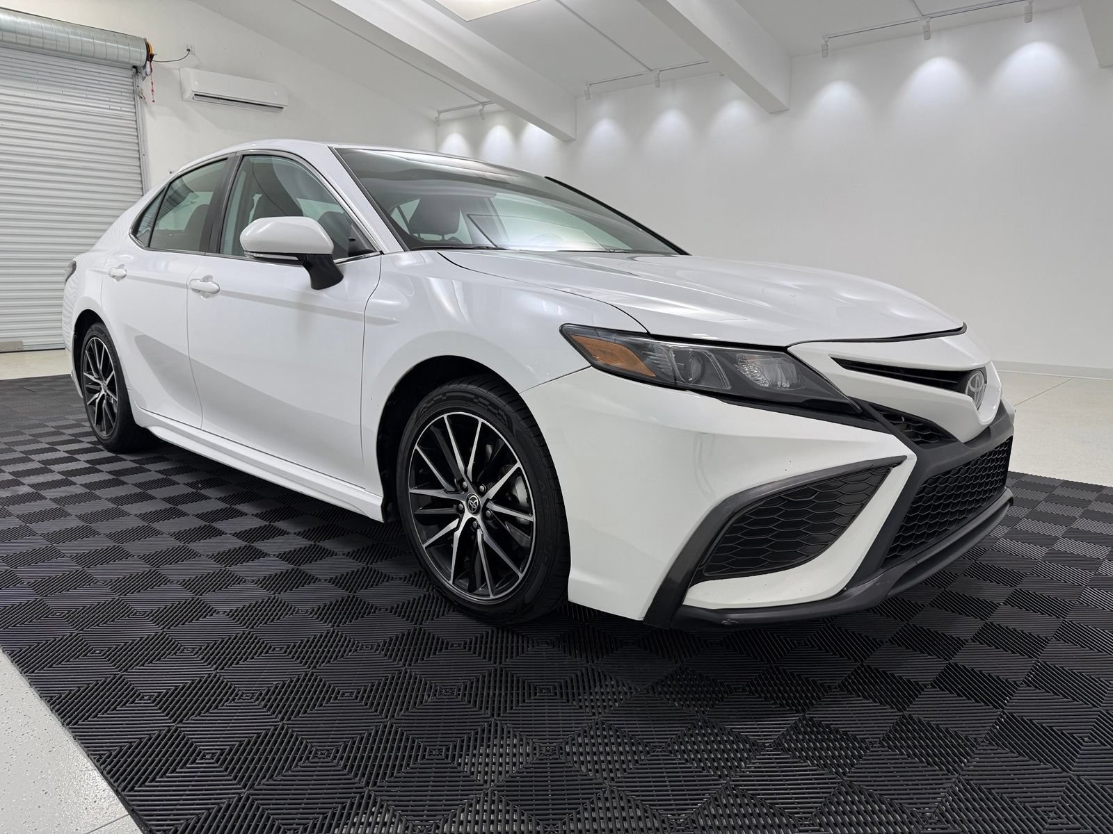 Used 2023 Toyota Camry SE