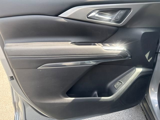 Used 2024 Chevrolet Traverse LT w/ Trailering Package FWD image 9