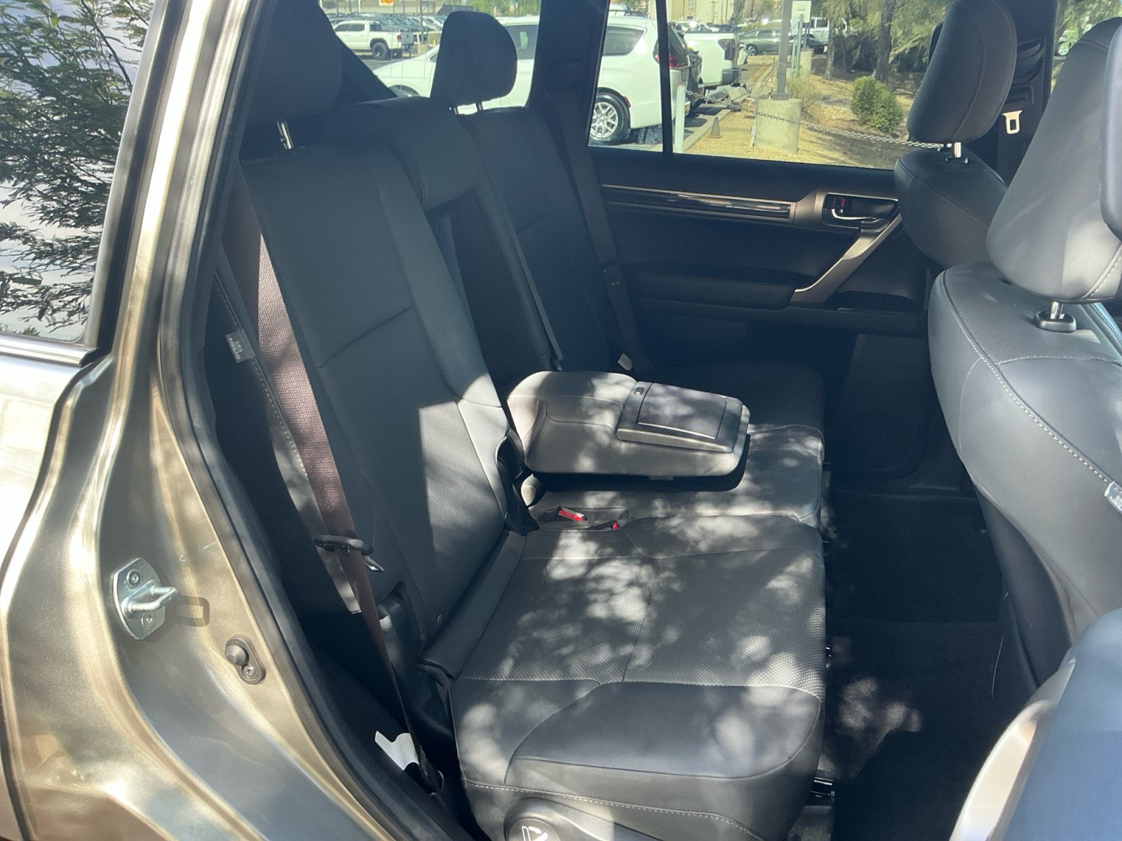 Used 2020 Lexus GX 460 Premium w/ Premium Package AWD/4WD image 15