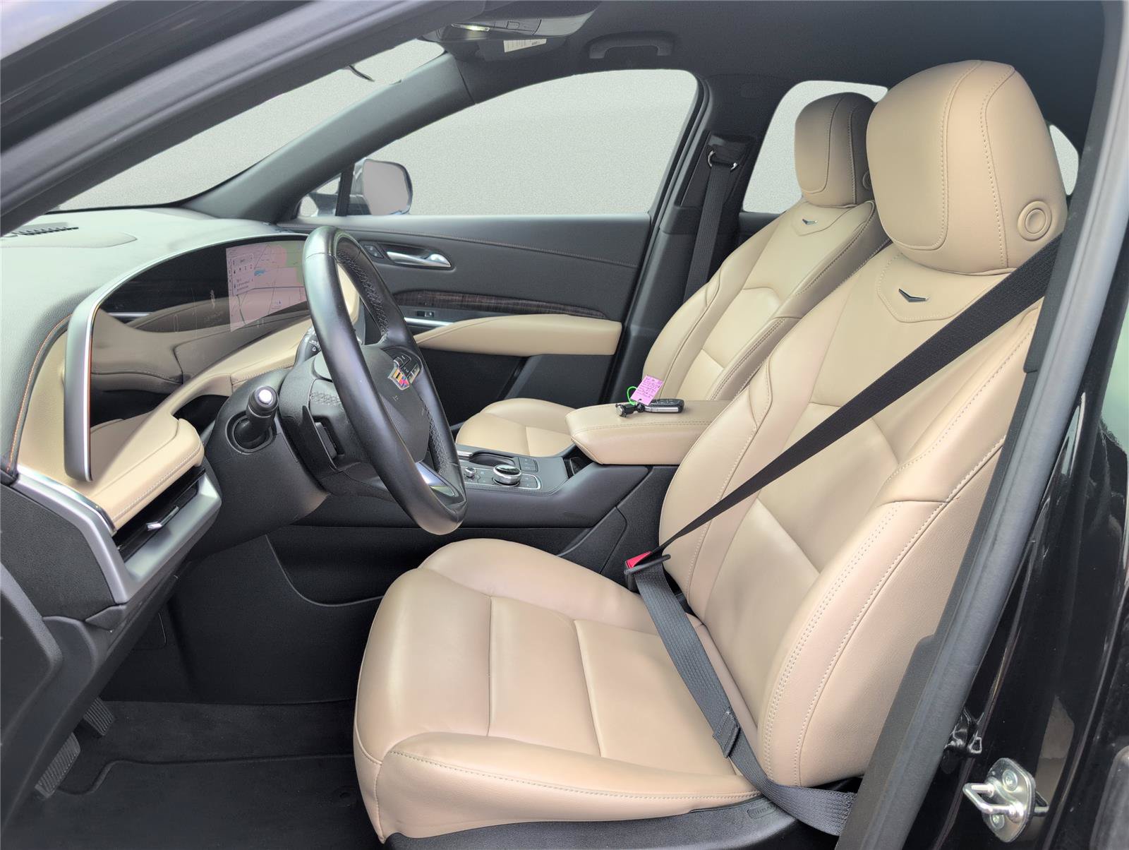 Used 2025 Cadillac XT4 Premium Luxury FWD image 12