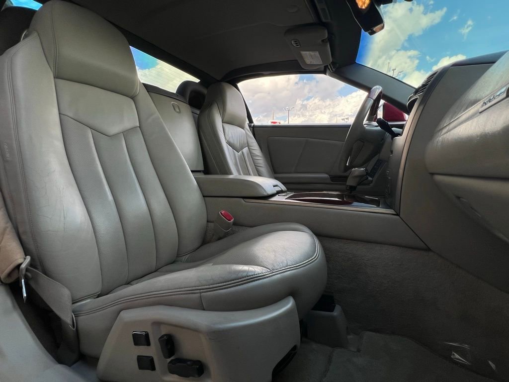 Used 2005 Cadillac XLR Base image 23