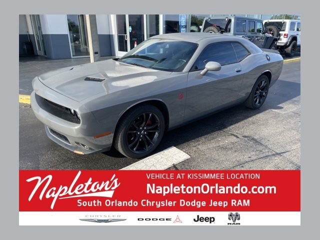 Used 2018 Dodge Challenger SXT w/ Blacktop Package image 1