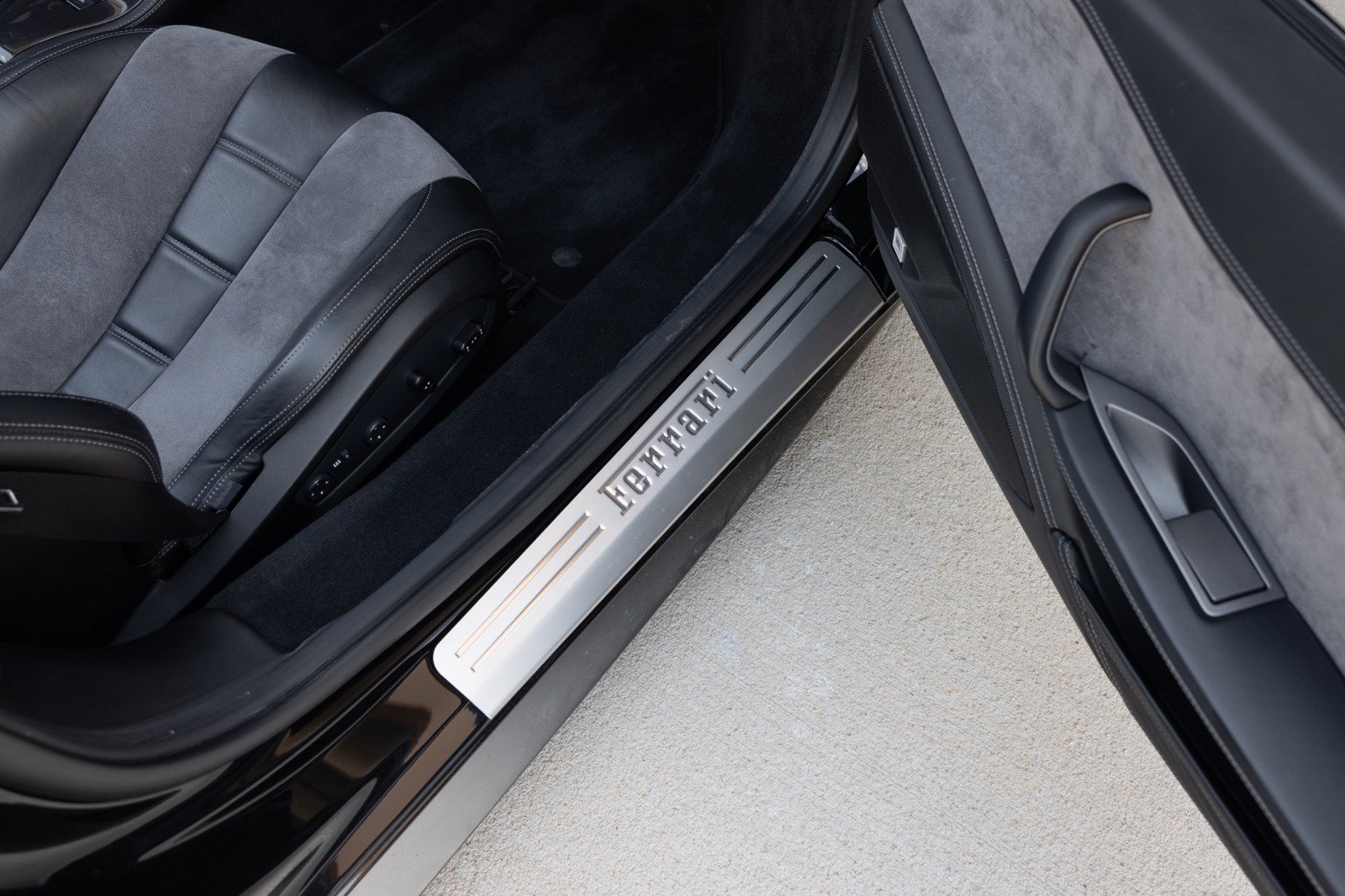 Used 2012 Ferrari 458 Spider RWD image 66