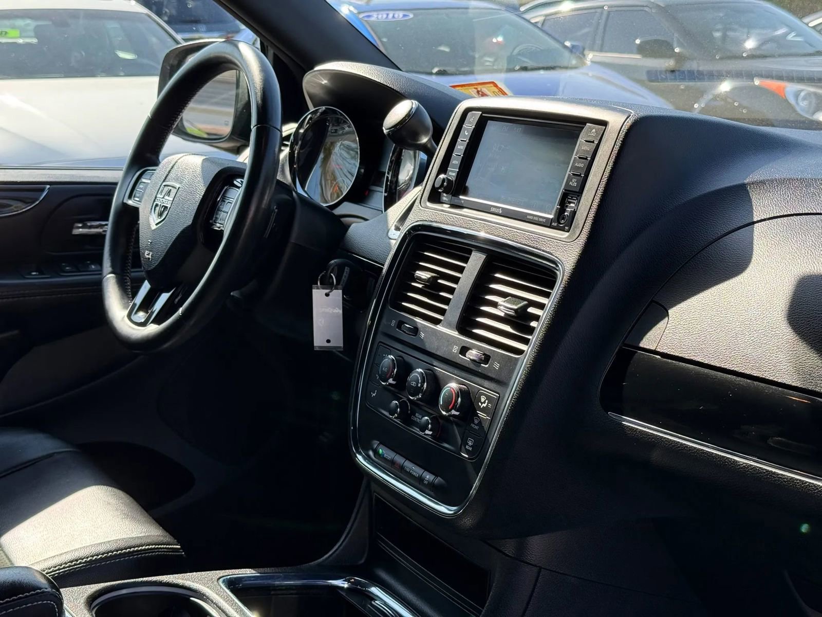 Used 2015 Dodge Grand Caravan SXT FWD image 56