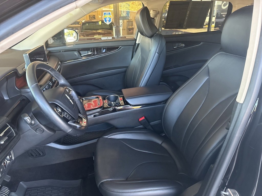 Used 2022 Lincoln Nautilus Reserve image 9