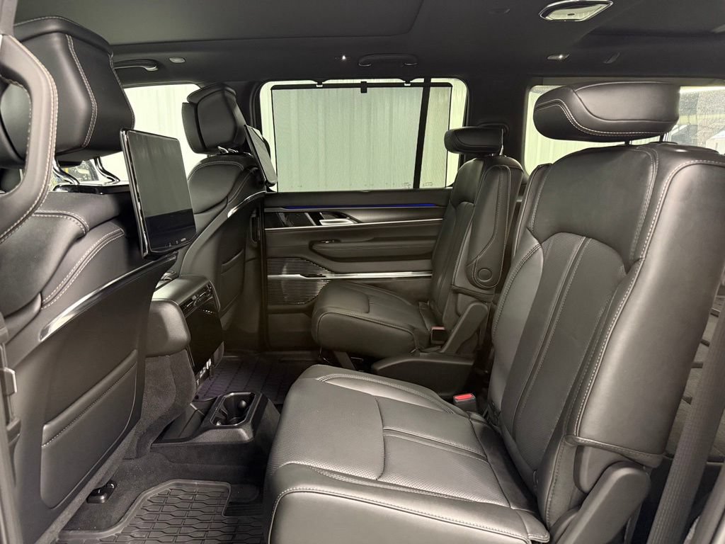 Used 2026 Jeep Grand Wagoneer Summit w/ Rear Seat Video Group I AWD/4WD image 9