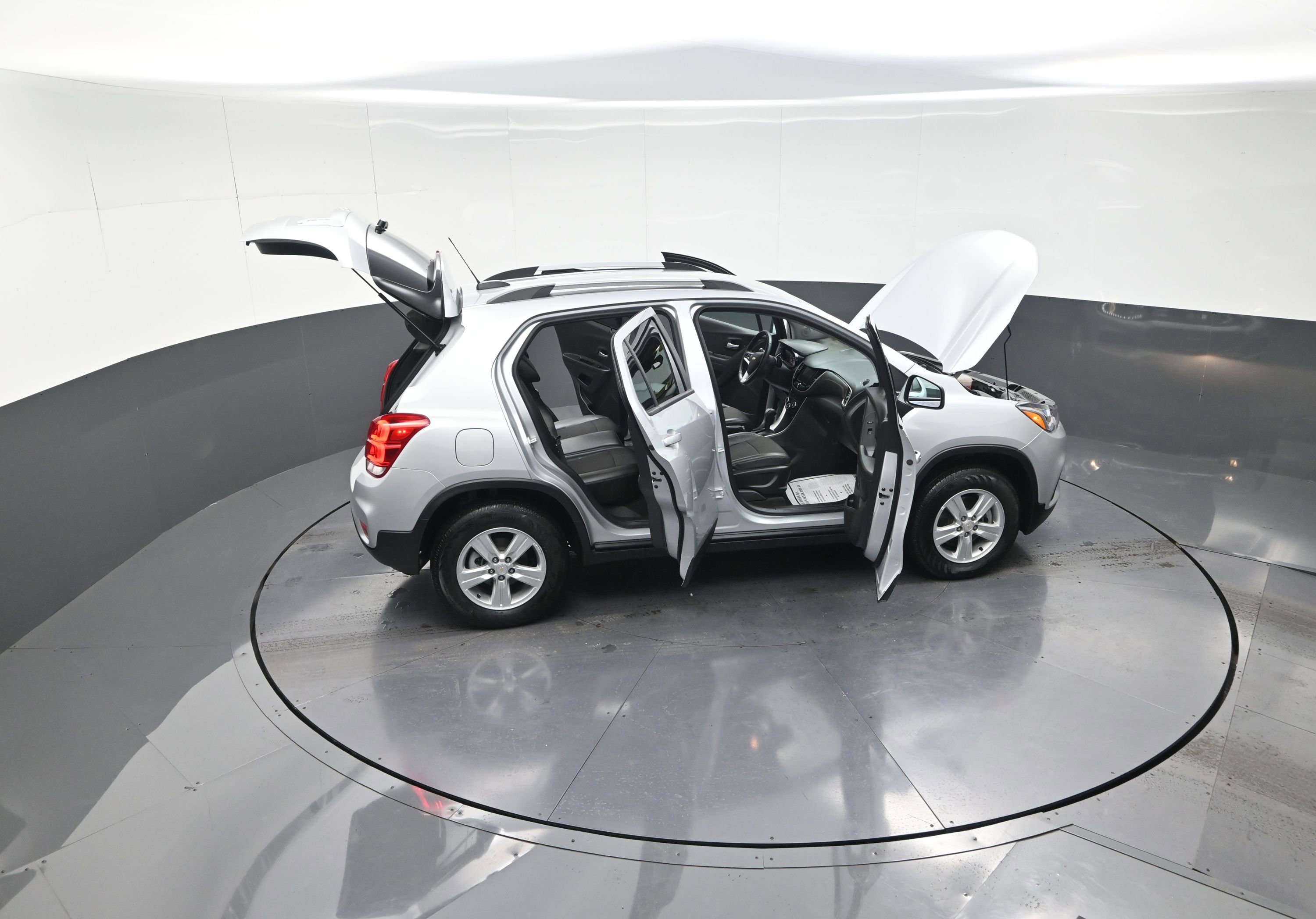 Used 2022 Chevrolet Trax LT w/ LT Convenience Package image 14