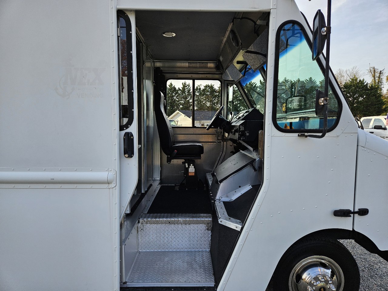 Used 2013 Ford E-350 and Econoline 350 Super Duty w/ Air Conditioning Prep Pkg image 20