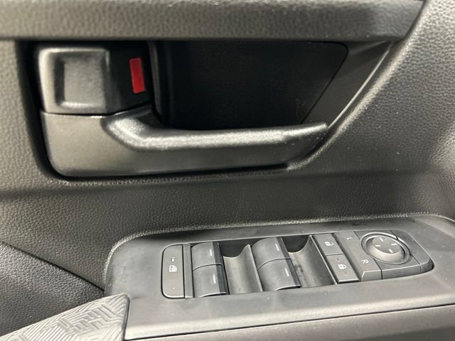 Used 2025 Toyota Tacoma SR5 AWD/4WD image 20
