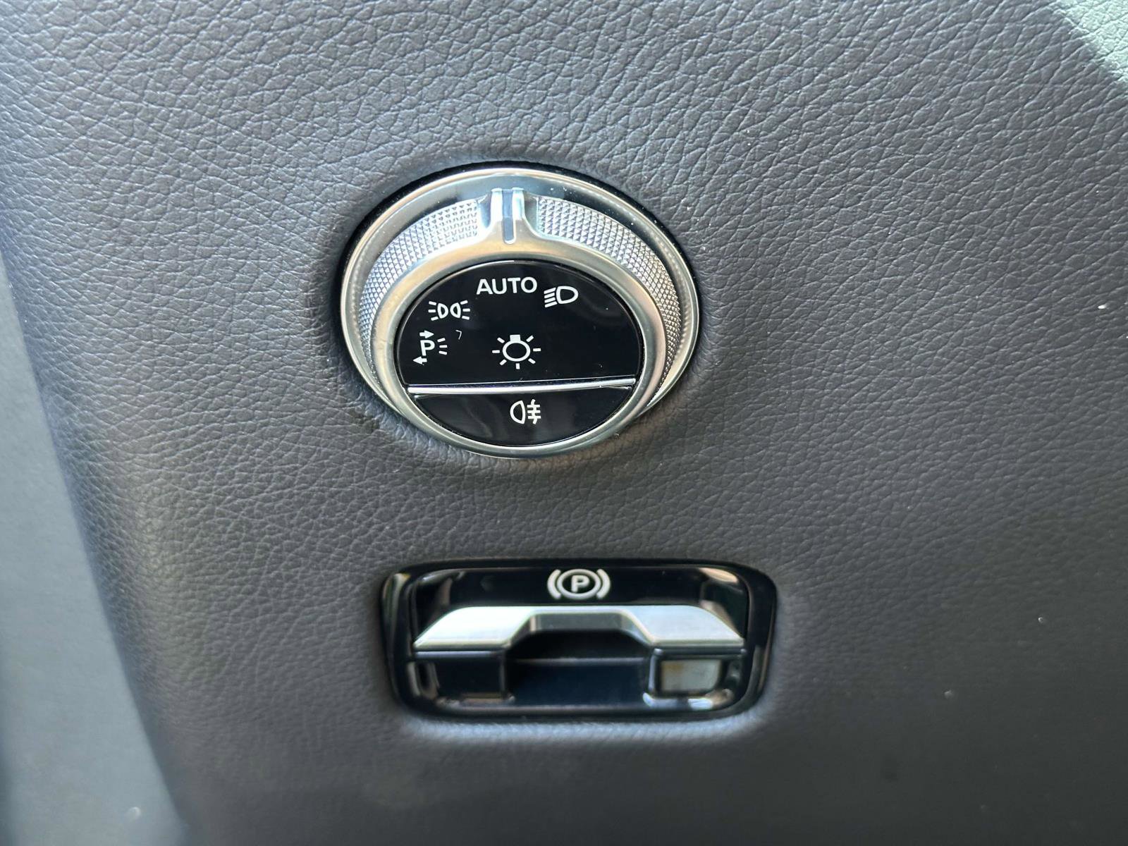 Used 2024 Mercedes-Benz GLC 300 4MATIC w/ AMG Line image 20