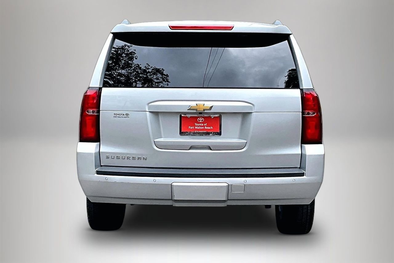 Used 2018 Chevrolet Suburban LT RWD image 6