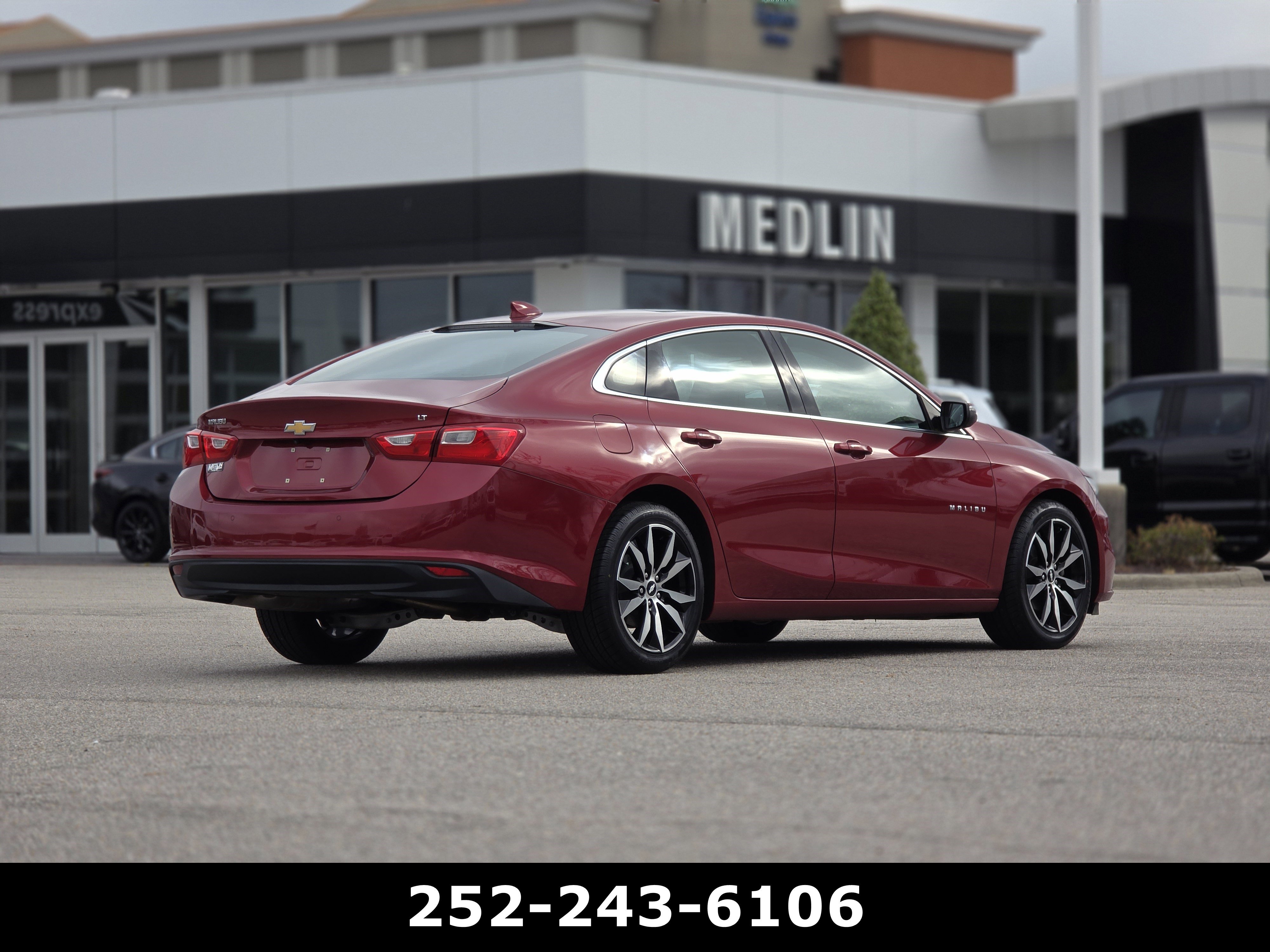 Used 2018 Chevrolet Malibu LT w/ Leather Package image 7
