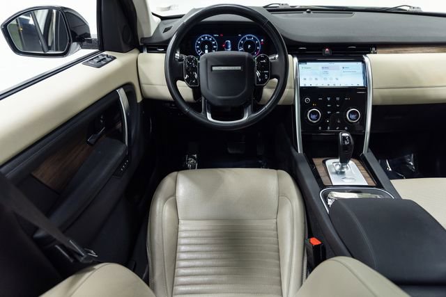 Used 2020 Land Rover Discovery Sport SE image 3