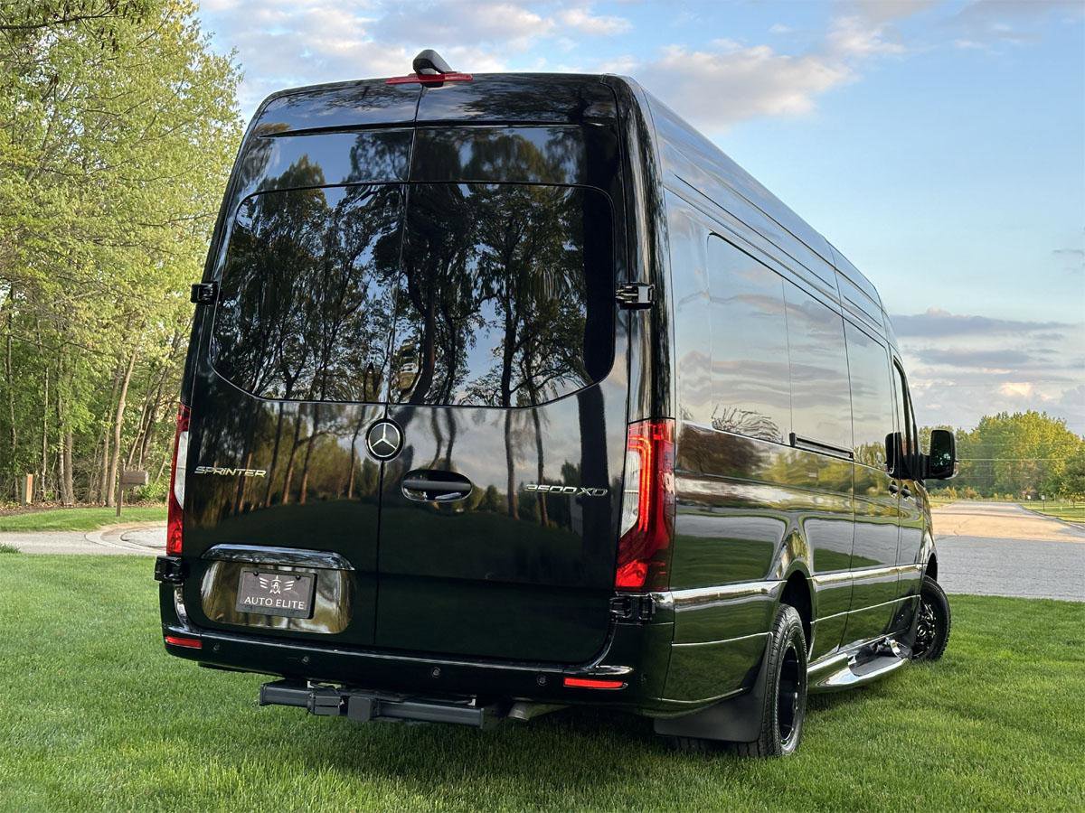 Used 2024 Mercedes-Benz Sprinter 3500 image 9