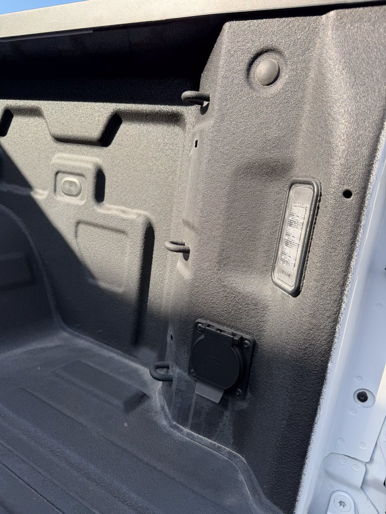 Used 2025 Chevrolet Silverado 1500 LTZ AWD/4WD image 26