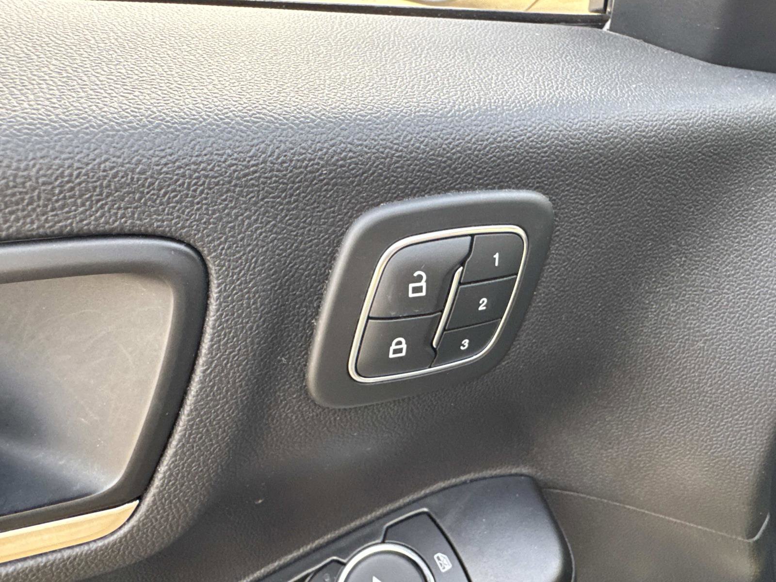 Certified 2021 Ford Escape Titanium w/ Titanium Elite Package image 17