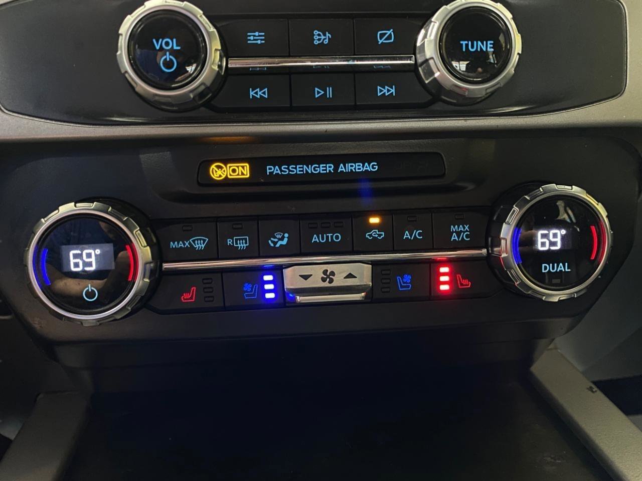 Used 2022 Ford F350 Lariat w/ Chrome Package AWD/4WD image 15
