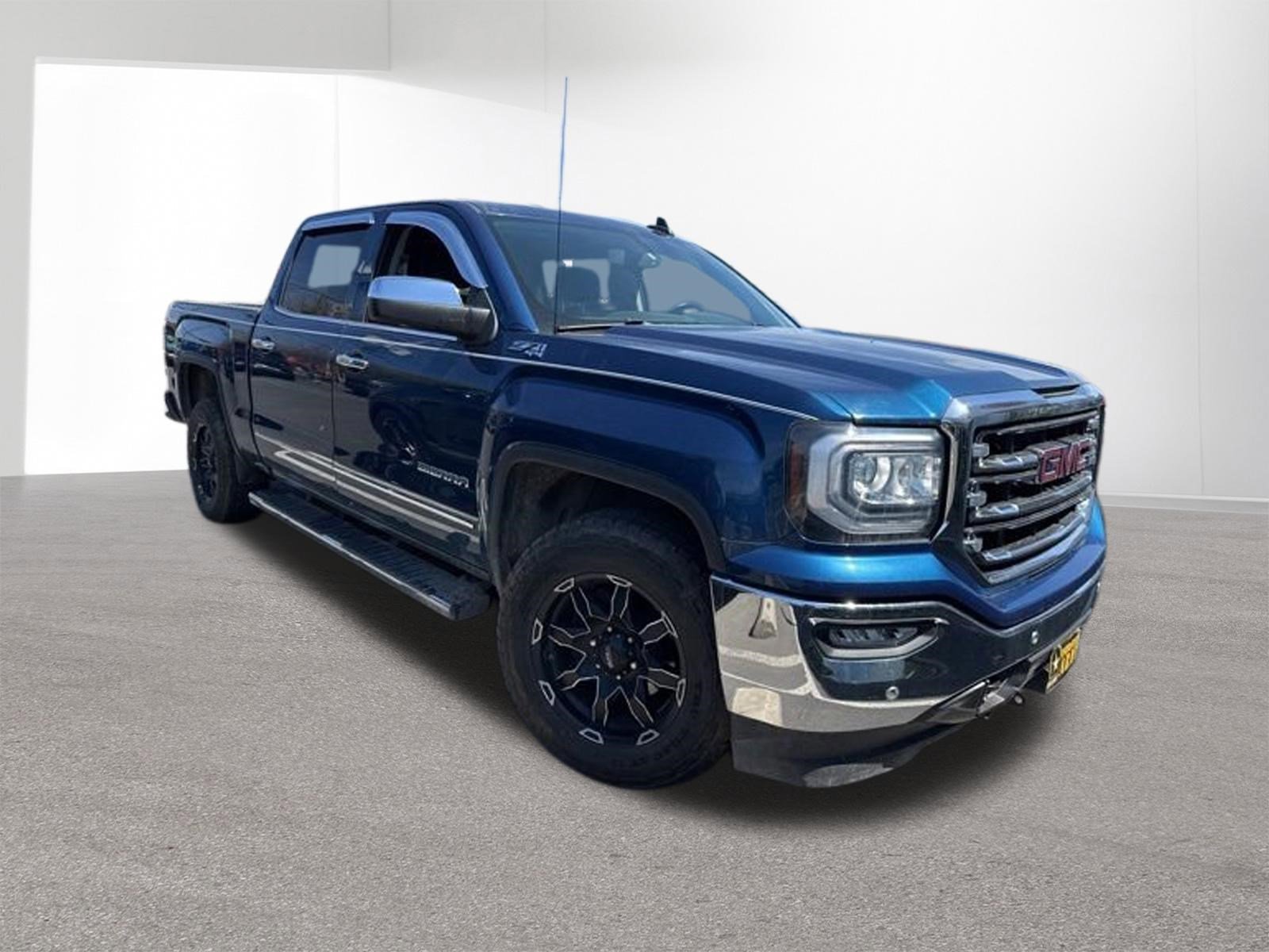 Used 2017 GMC Sierra 1500 SLT w/ SLT Premium Package AWD/4WD image 4