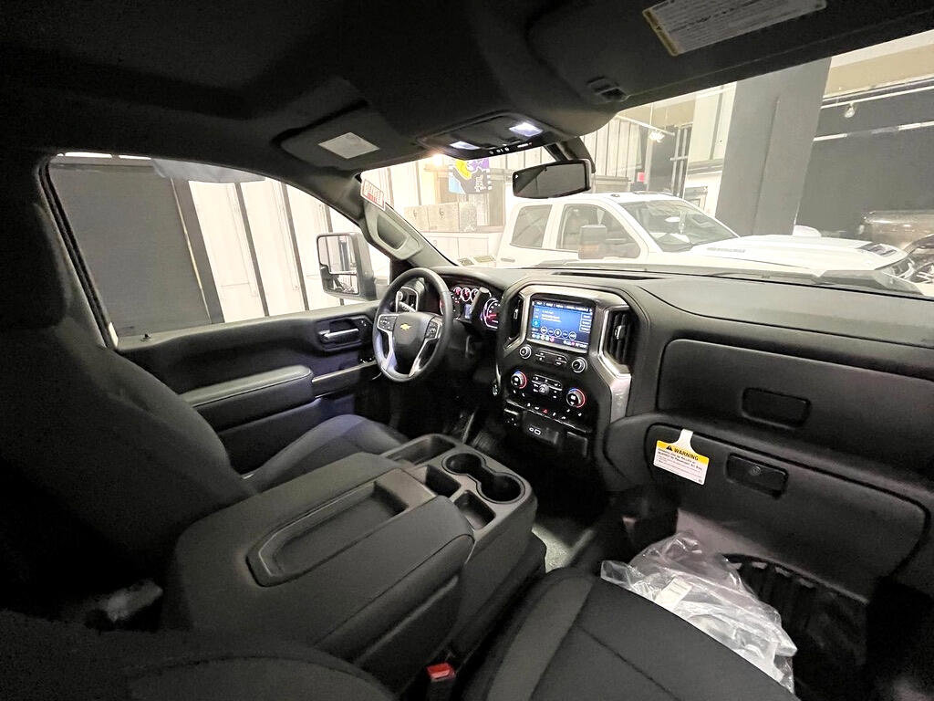 Used 2022 Chevrolet Silverado 3500 LT w/ Convenience Package image 9