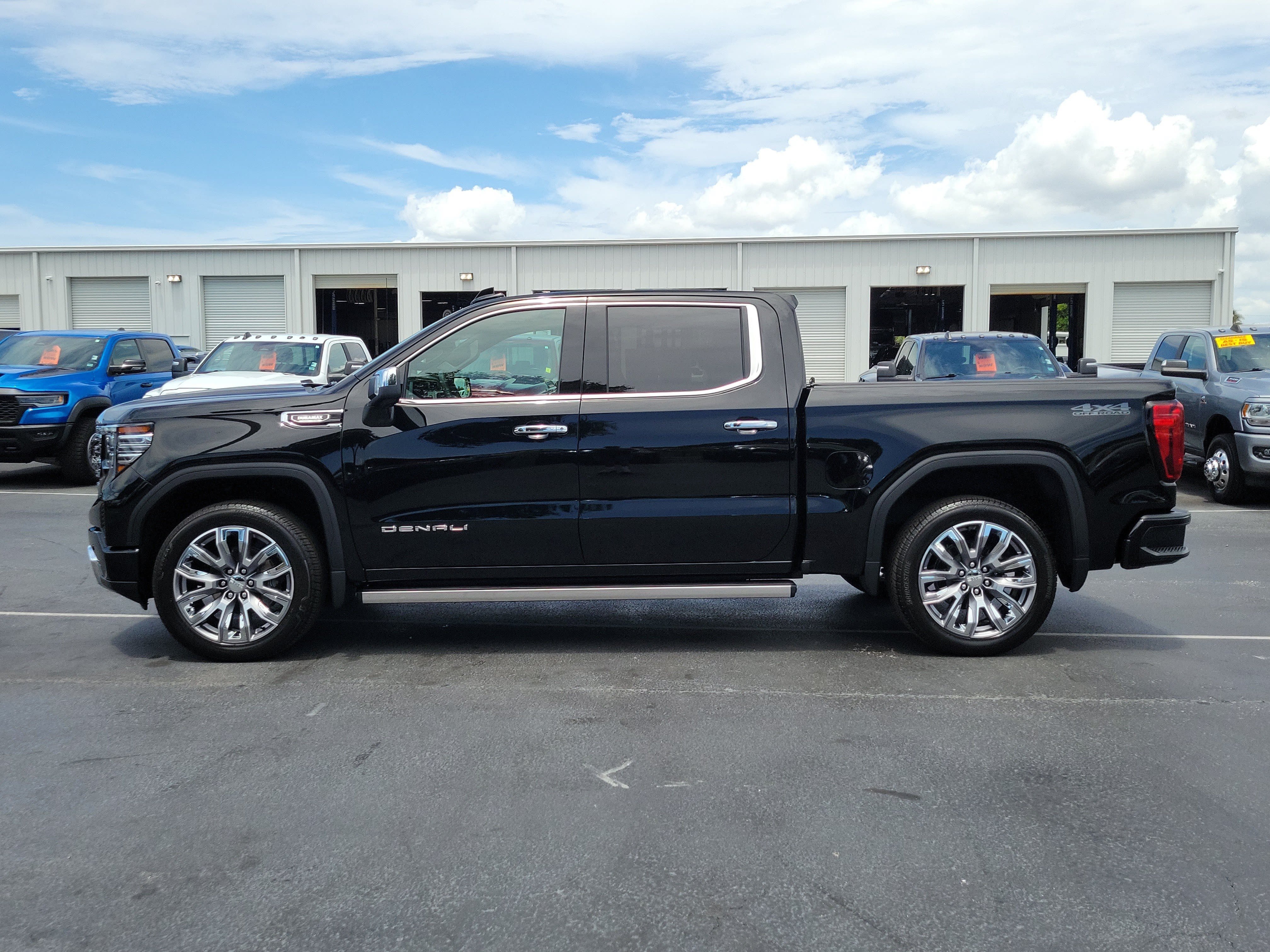 Used 2026 GMC Sierra 1500 Denali w/ Denali Reserve Package AWD/4WD image 6